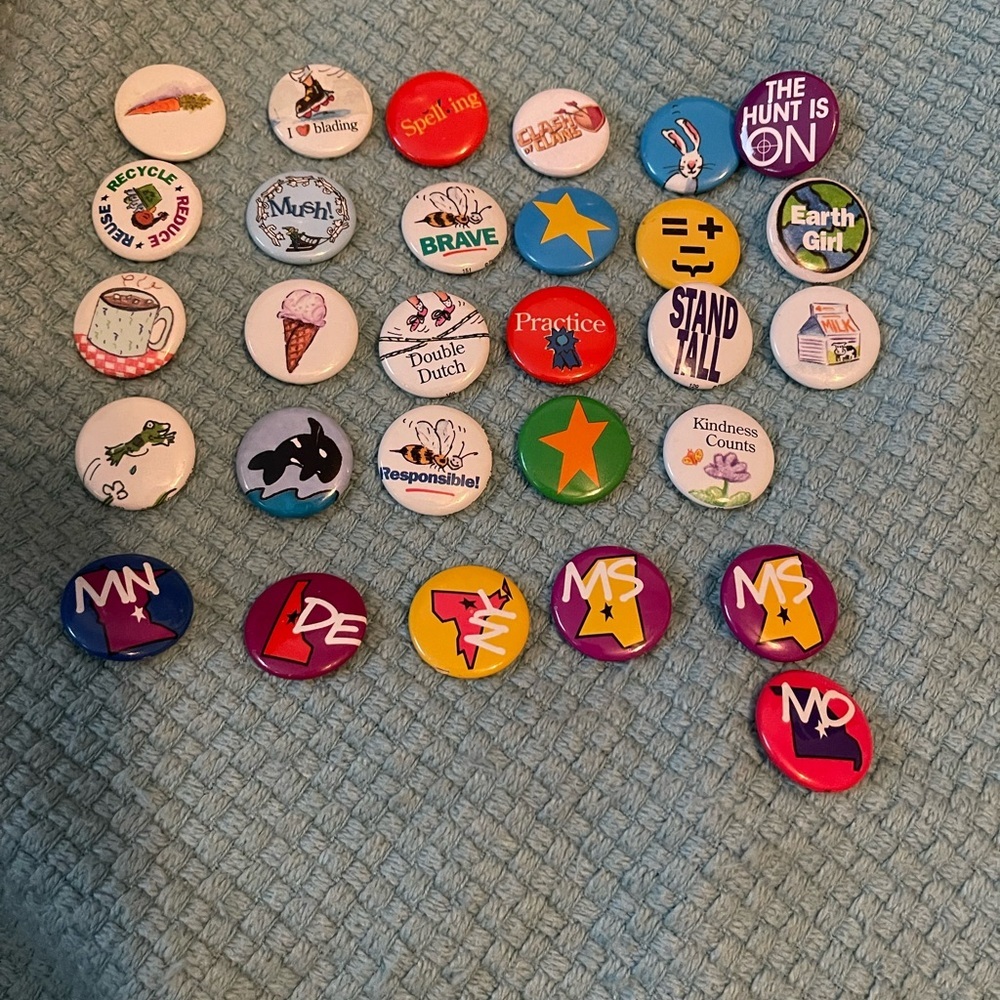 Vintage American Girl Doll Buttons 1990s - 29 Pins